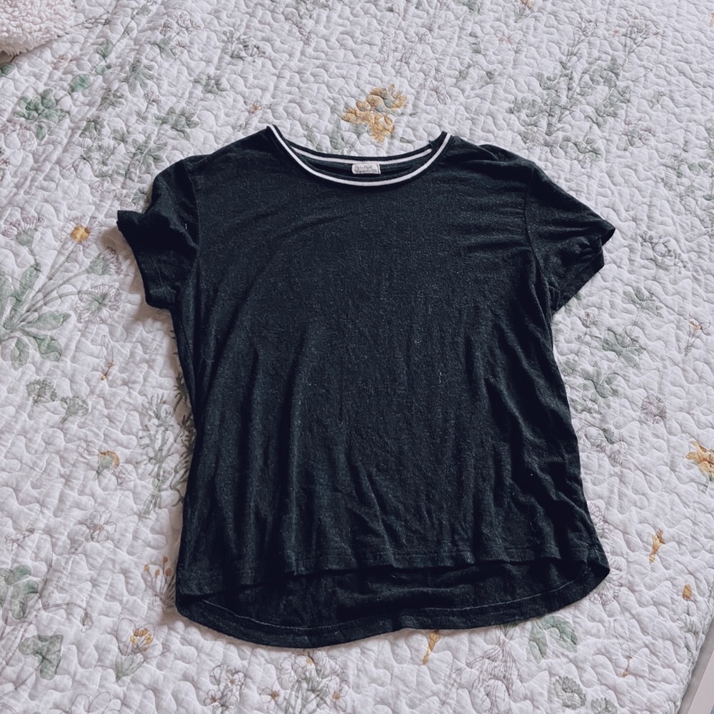 🖤black Brandy Melville tee🖤